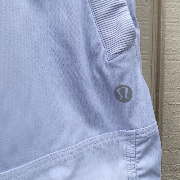 LULULEMON Studio Crop (No Liner) - Cool Breeze - Picture 3 of 15